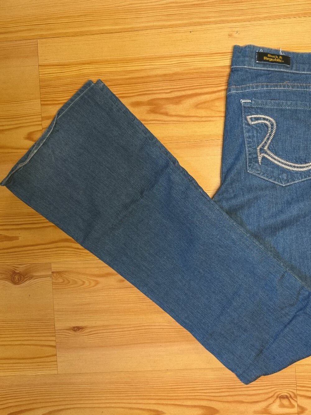 ROCK & REPUBLIC Womens Bootcut Jeans Size 28 Blue Medium Wash Flared Y2K